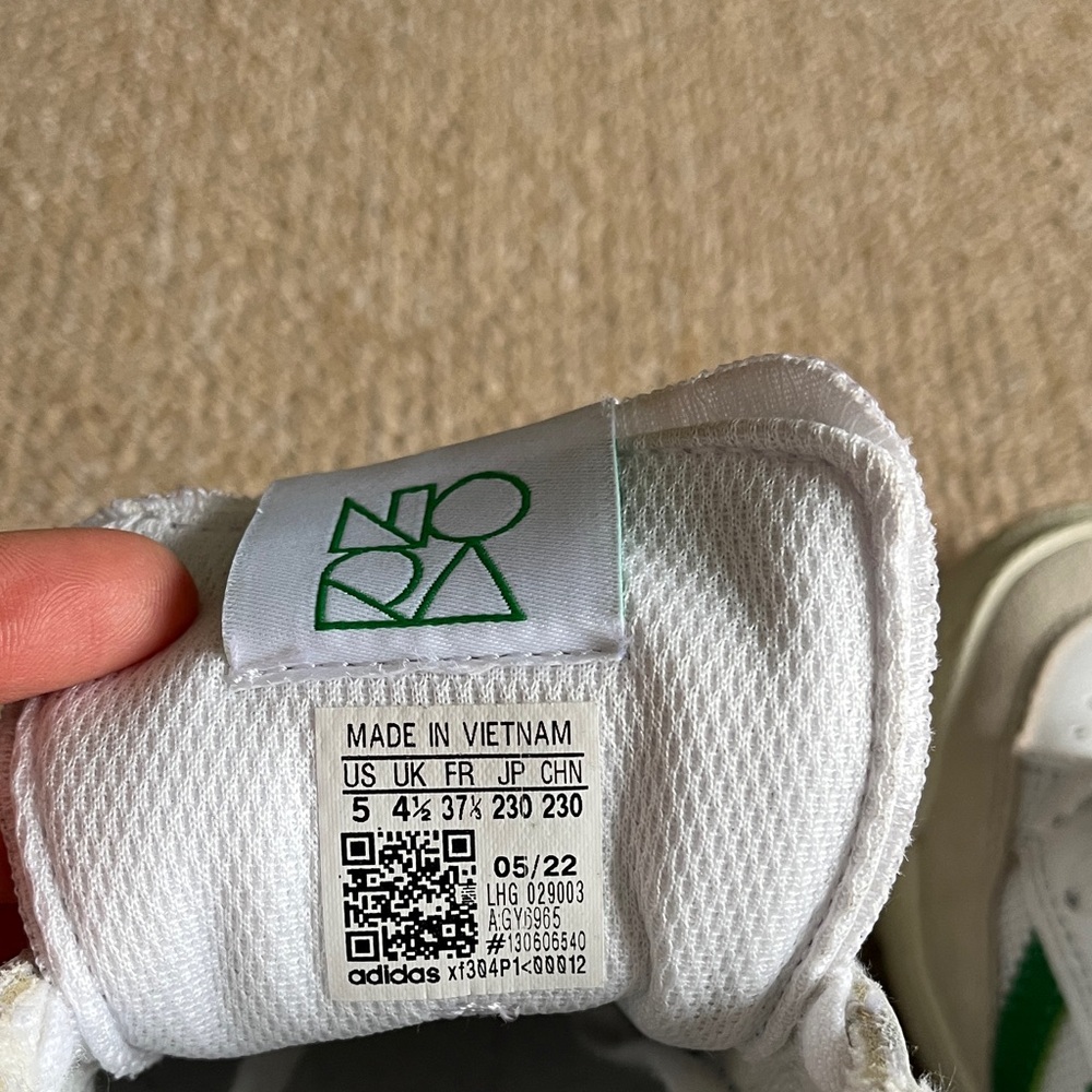 Adidas White and Green Classic Sneakers - Picture 2 of 4